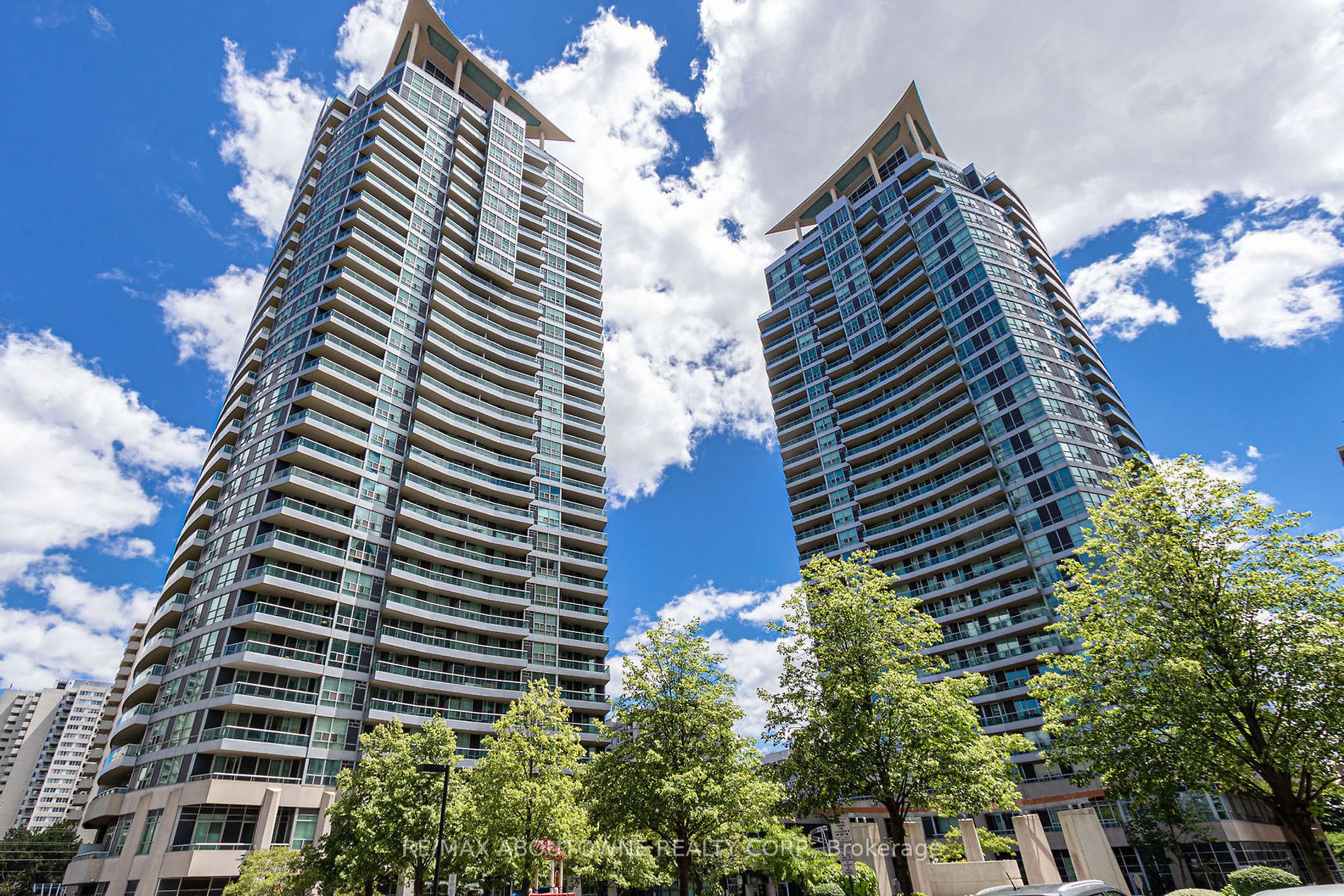 2 Bed Condo, 1 Elm Dr W, Mississauga