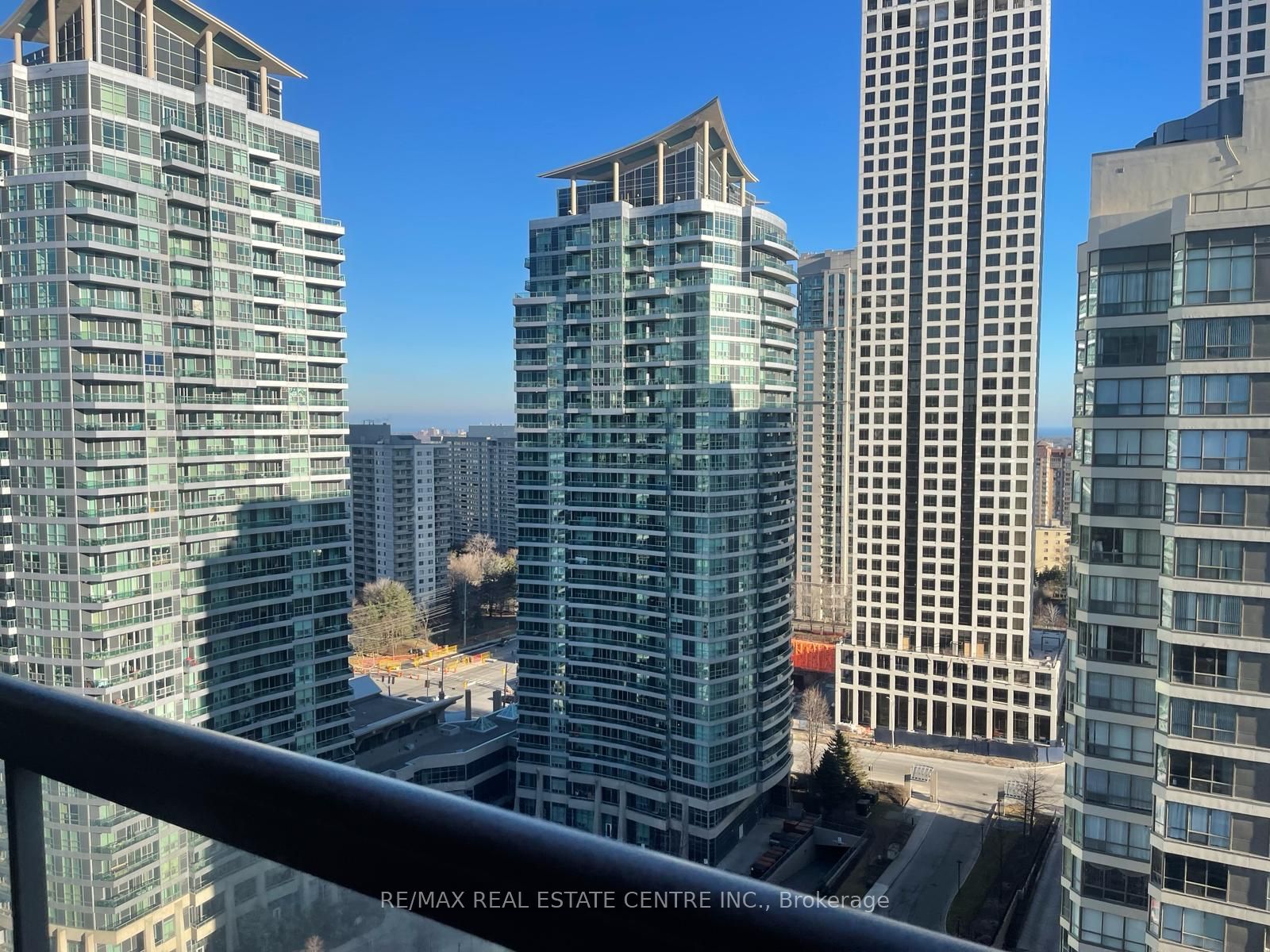 2 Bed Condo, 156 Enfield Pl, Mississauga