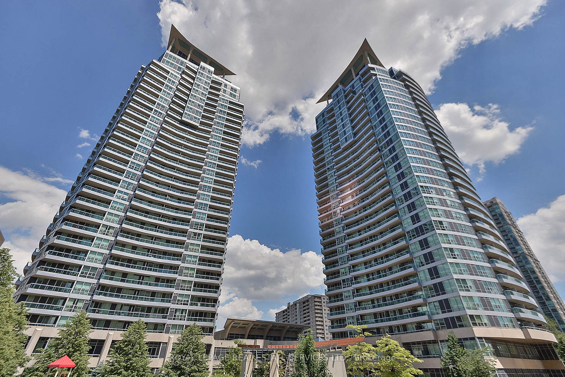 1 Bed Condo, 33 Elm Dr, Mississauga