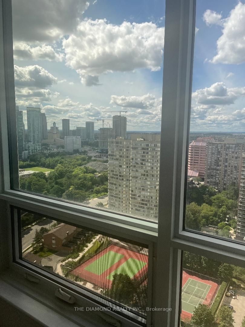2 Bed Condo, 36 Elm St W, Mississauga