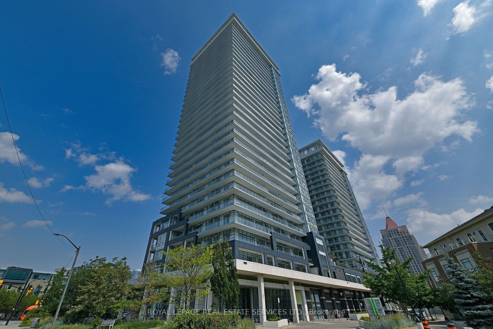 1 Bed Condo, 360 Square One Dr, Mississauga