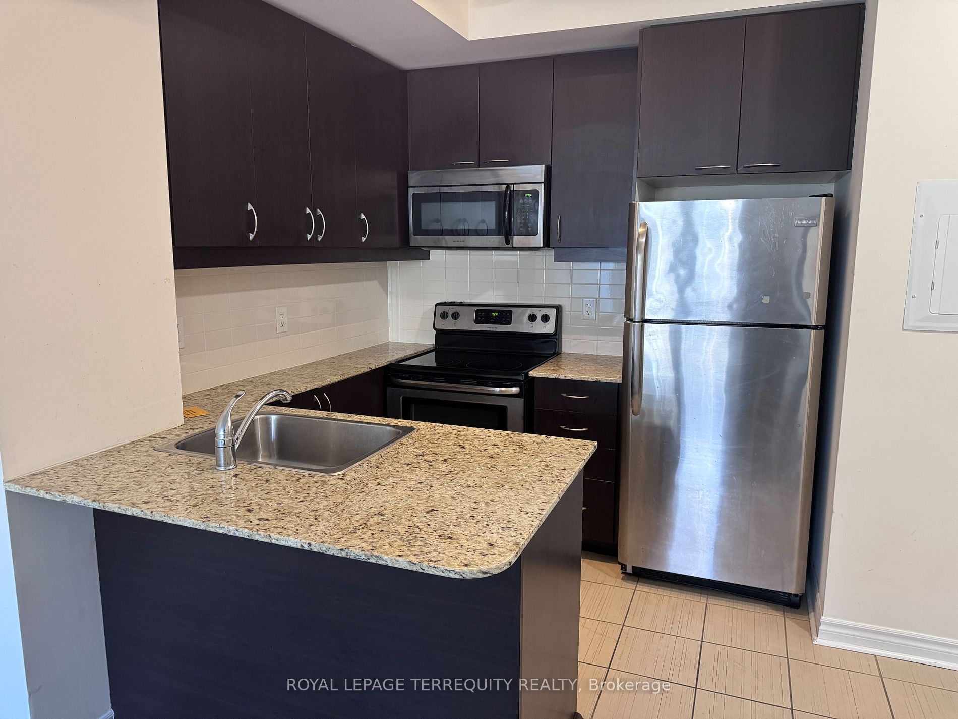 0 Bed Condo, 385 Prince Of Wales Dr, Mississauga