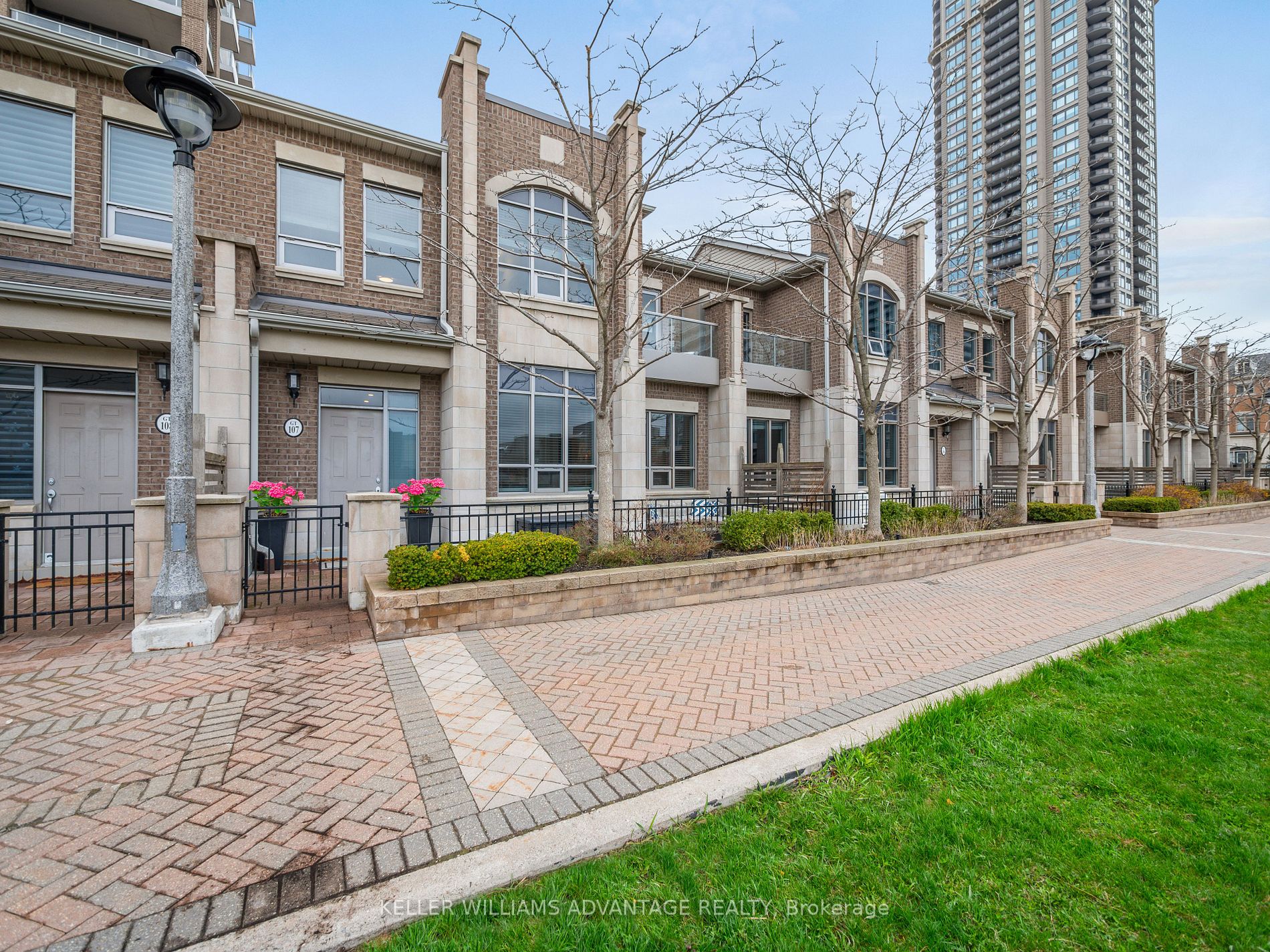 3 Bed Condo, 388 Prince Of Wales Dr, Mississauga