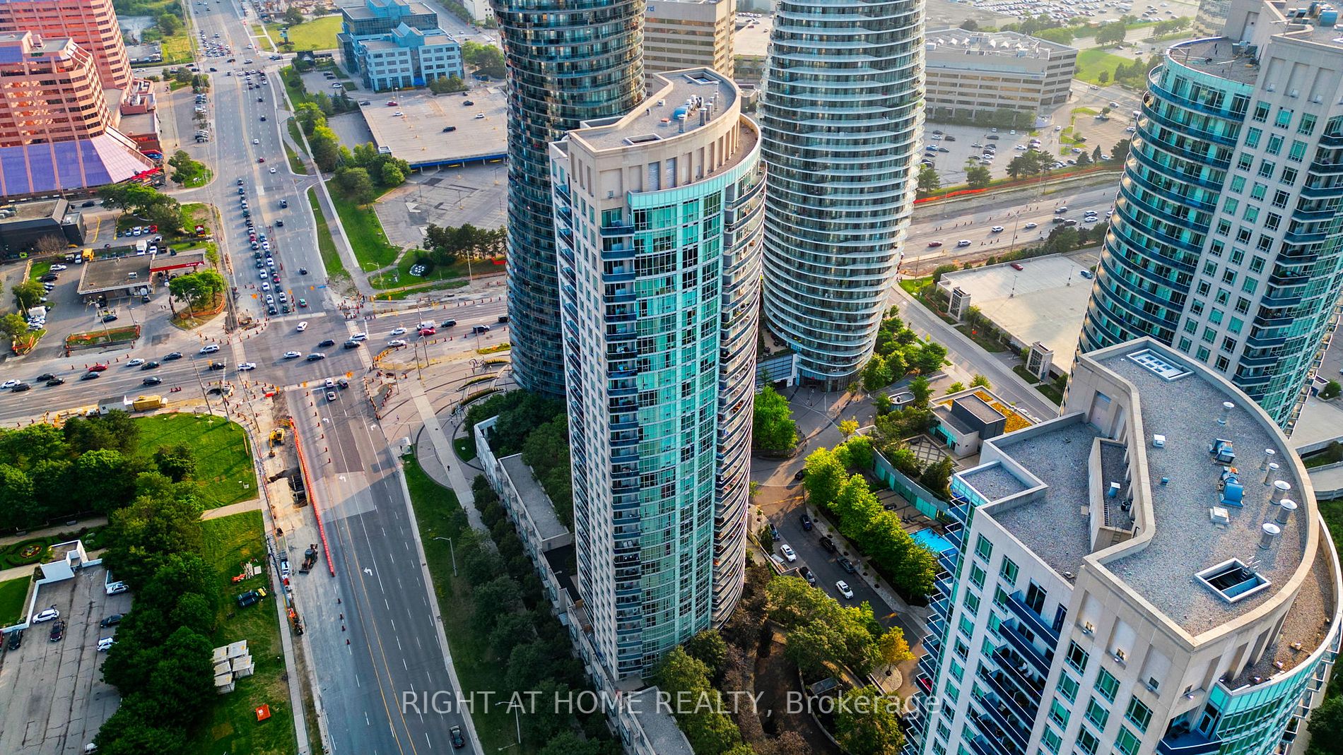 3 Bed Condo, 70 Absolute Ave, Mississauga