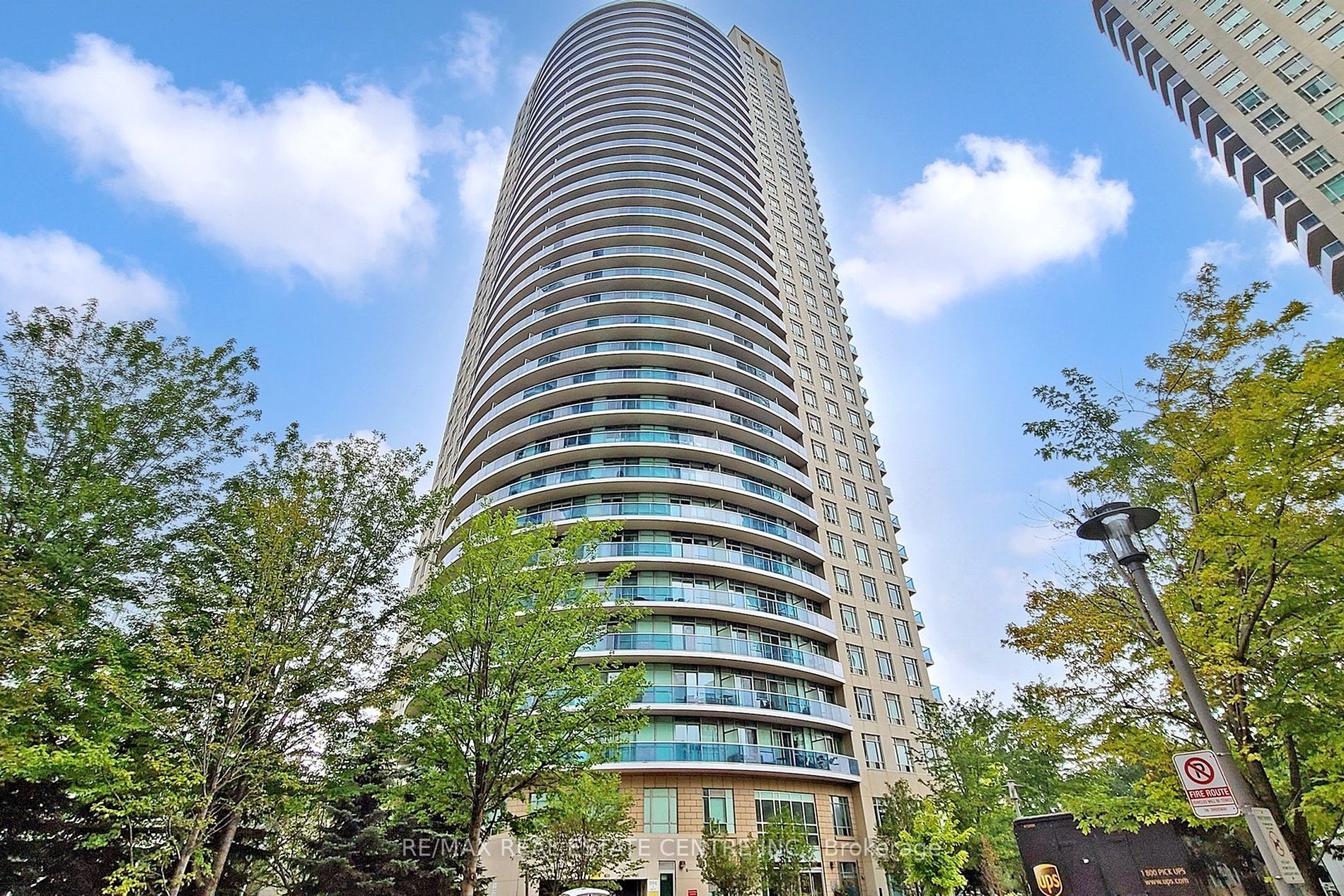 2 Bed Condo, 80 Absolute Ave, Mississauga